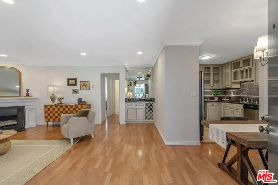 837 N West Knoll Drive #109, West Hollywood, CA 90069 - Image #3