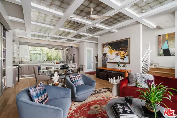 6732 W Hepburn Way, Los Angeles, CA 90038