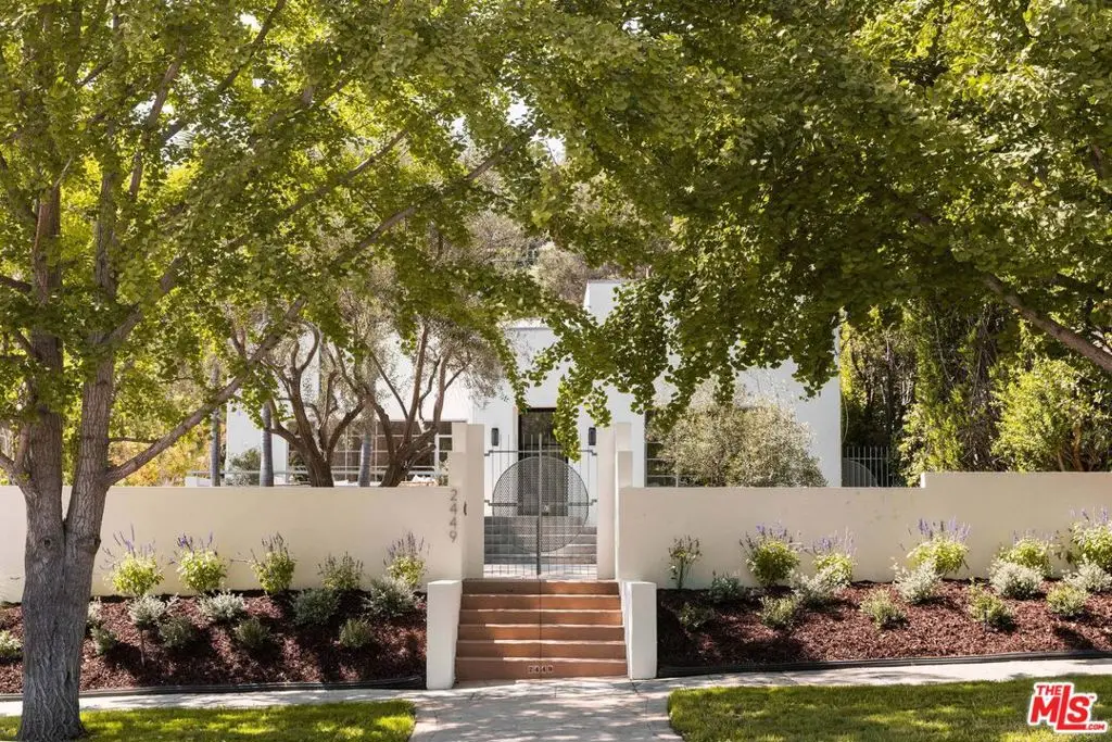 2449 N Commonwealth Avenue, Los Angeles, CA 90027 - #1