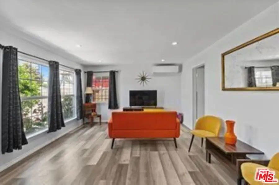 11710 Hartsook Street, Valley Village, CA 91607 - Image #2