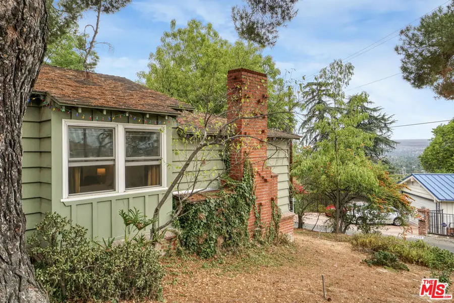 22460 Venido Road, Woodland Hills, CA 91364 - Image #2