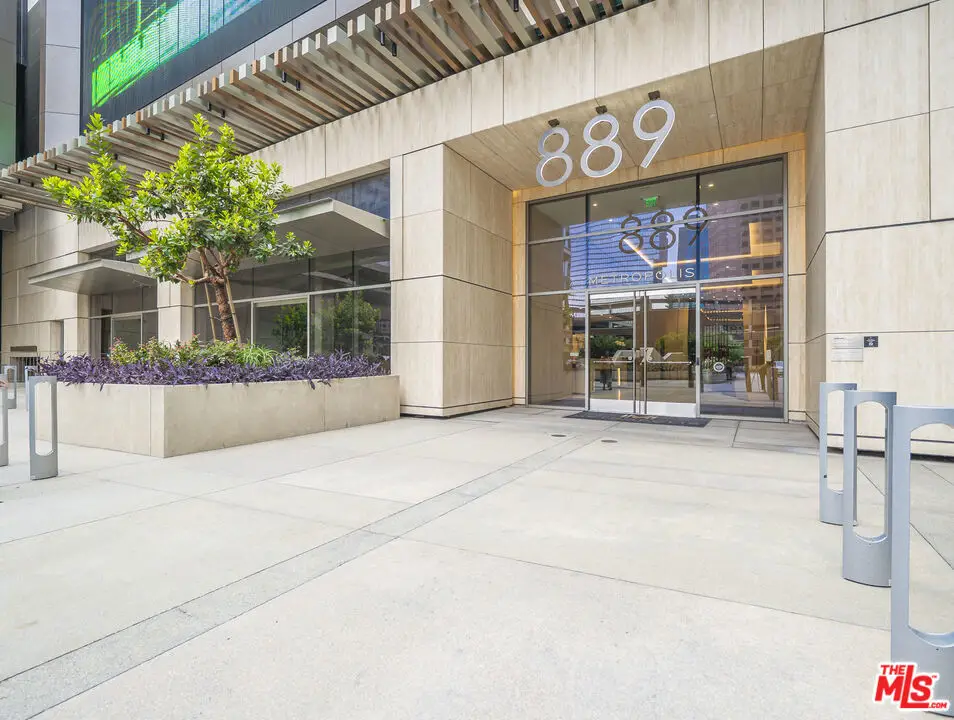889 Francisco Street #2610, Los Angeles, CA 90017 - Image #1