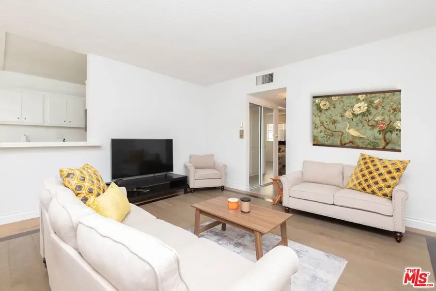 5403 Newcastle Avenue #69, Encino, CA 91316 - Image #2