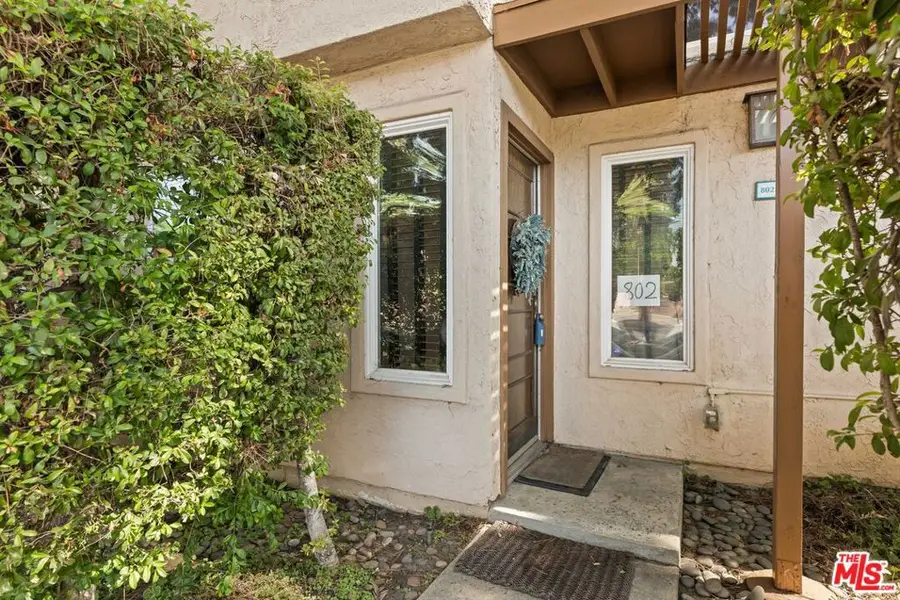 22330 Victory Boulevard #802, Woodland Hills, CA 91367 - Image #2