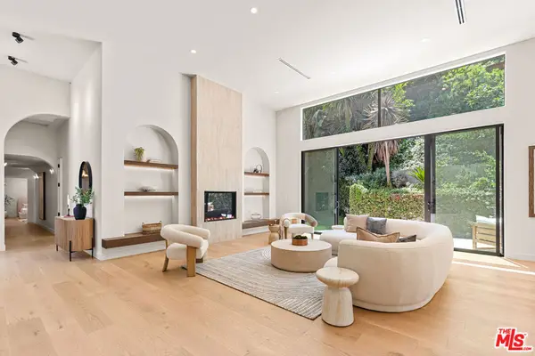 1401 N Bundy Drive, Los Angeles, CA 90049