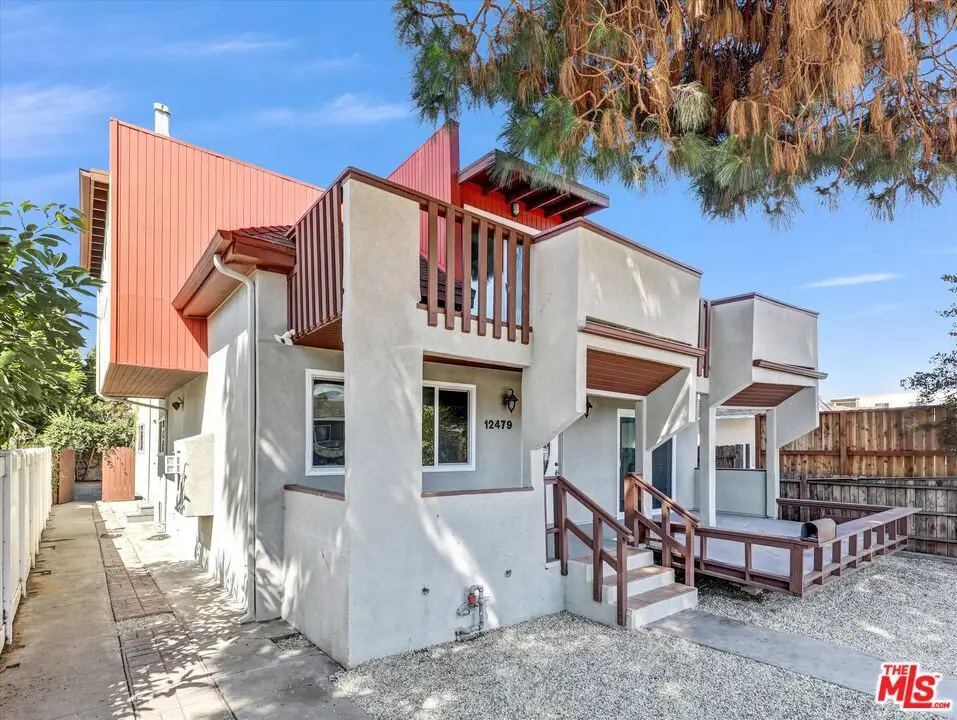 12479 Walsh Avenue, Los Angeles, CA 90066 - Image #1