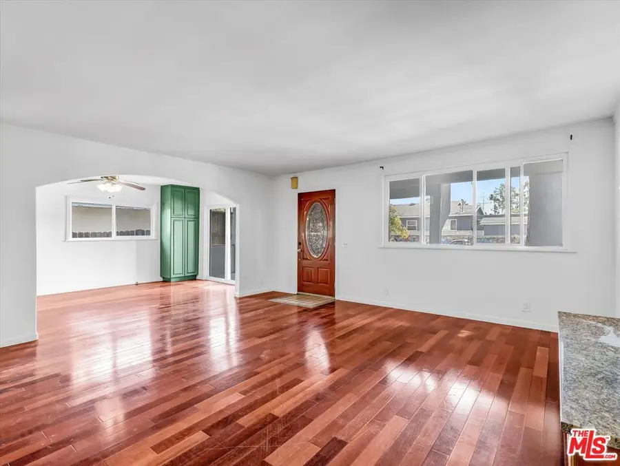 12479 Walsh Avenue, Los Angeles, CA 90066 - Image #2