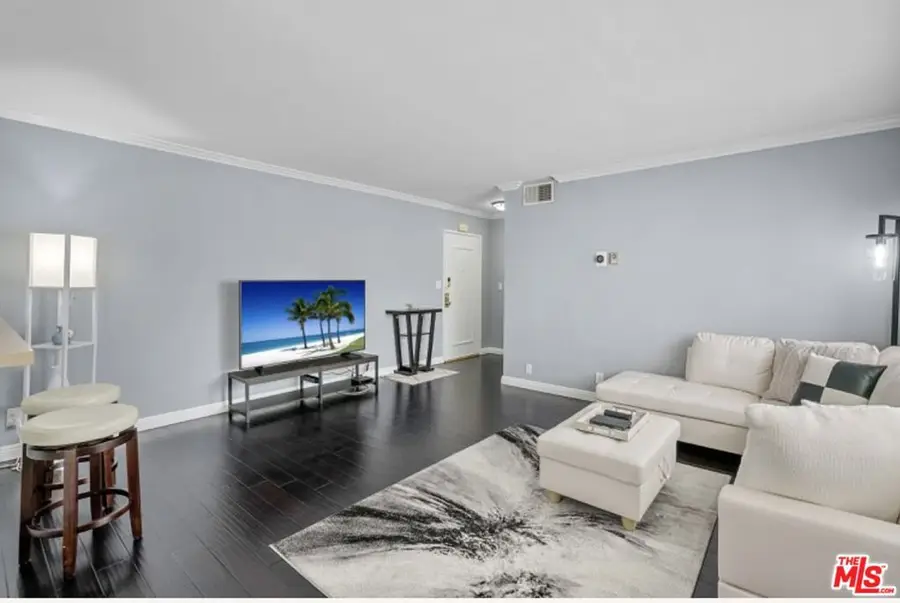 11639 Chenault Street #404, Los Angeles, CA 90049 - Image #2