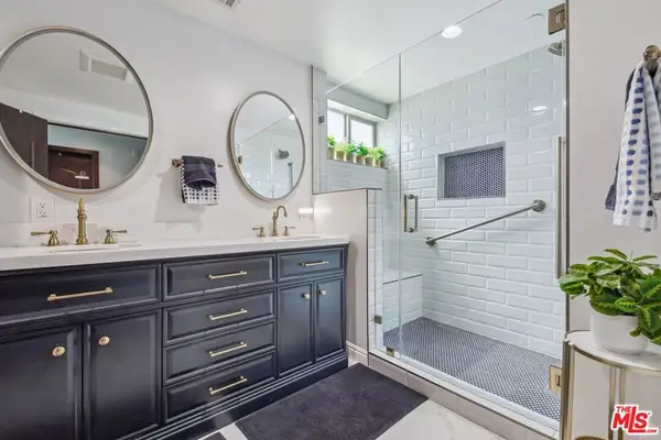 11218 Camarillo Street #305, North Hollywood, CA 91602