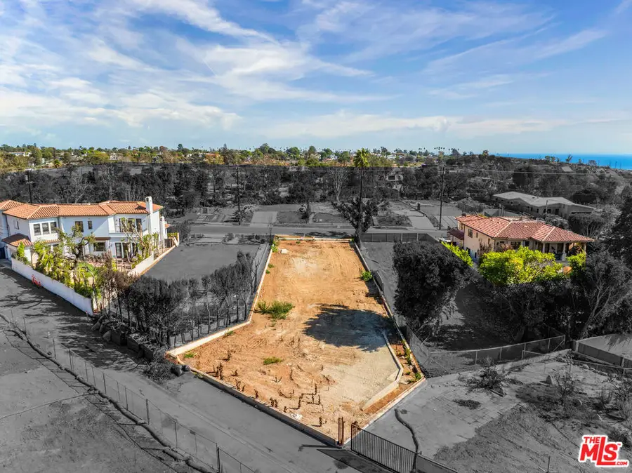 649 N Las Casas Avenue, Pacific Palisades, CA 90272 - Image #3