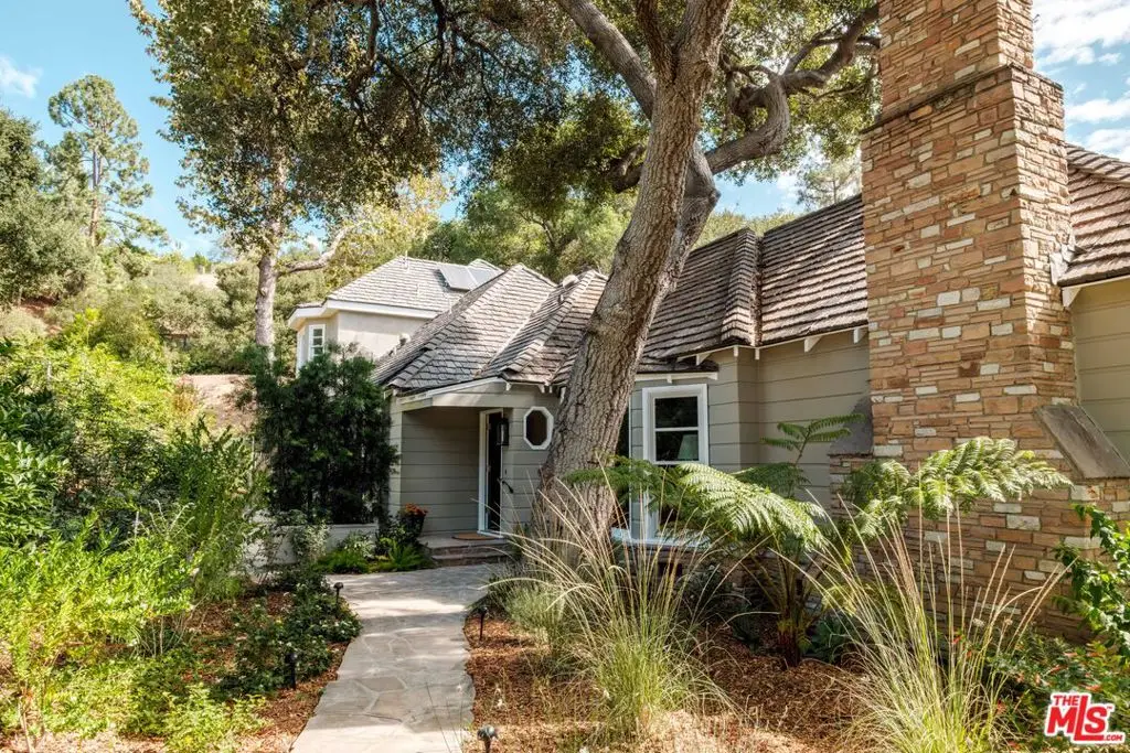 2528 Sleepy Hollow Drive, Glendale, CA 91206 - Image #1