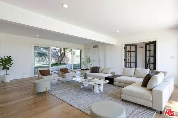 23201 Oxnard Street, Woodland Hills, CA 91367