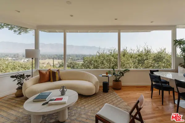 910 Glen Oaks Boulevard, Pasadena, CA 91105