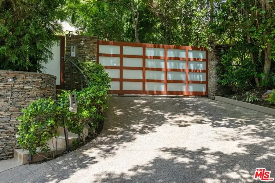 1188 Brooklawn Drive, Los Angeles, CA 90077 - Image #2