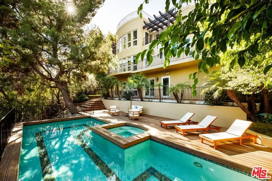 2505 Bowmont Drive, Beverly Hills, CA 90210 - Image #2