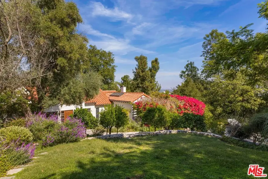 15091 Rayneta Drive, Sherman Oaks, CA 91403 - Image #2