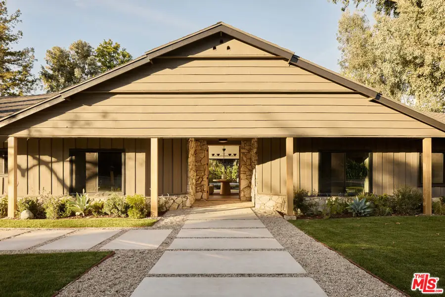 17539 Magnolia Boulevard, Encino, CA 91316 - Image #3