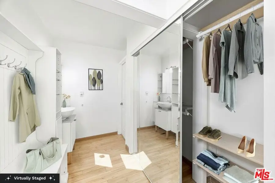 425 S Kenmore Avenue #104, Los Angeles, CA 90020 - Image #3