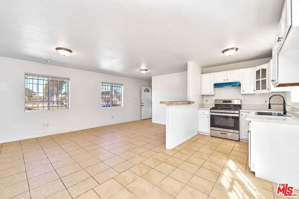 10800 S San Pedro Street, Los Angeles, CA 90061 - Image #1