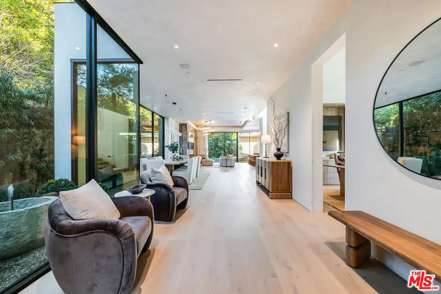 524 N Sierra Bonita Avenue, Los Angeles, CA 90036 - Image #2