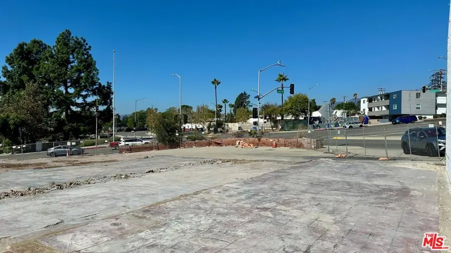 912 E Altadena Drive, Altadena, CA 91001 - Image #3