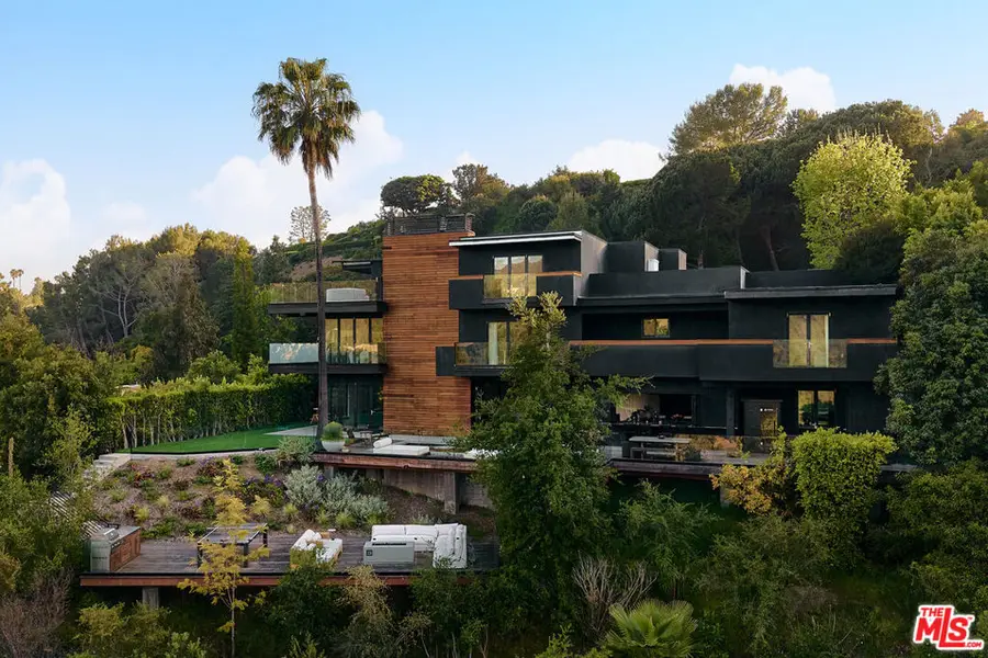 2442 Banyan Drive, Los Angeles, CA 90049 - Image #3