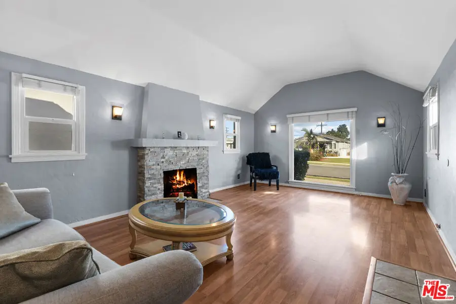 618 W 111th Place, Los Angeles, CA 90044 - Image #3