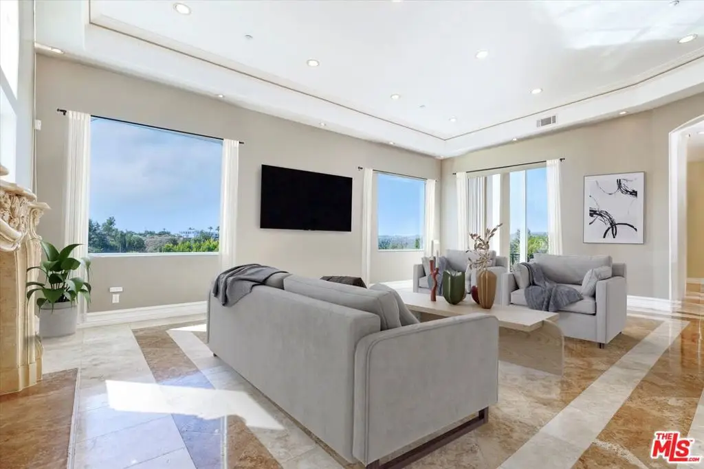 22470 Sueno Road, Woodland Hills, CA 91364 - Image #1