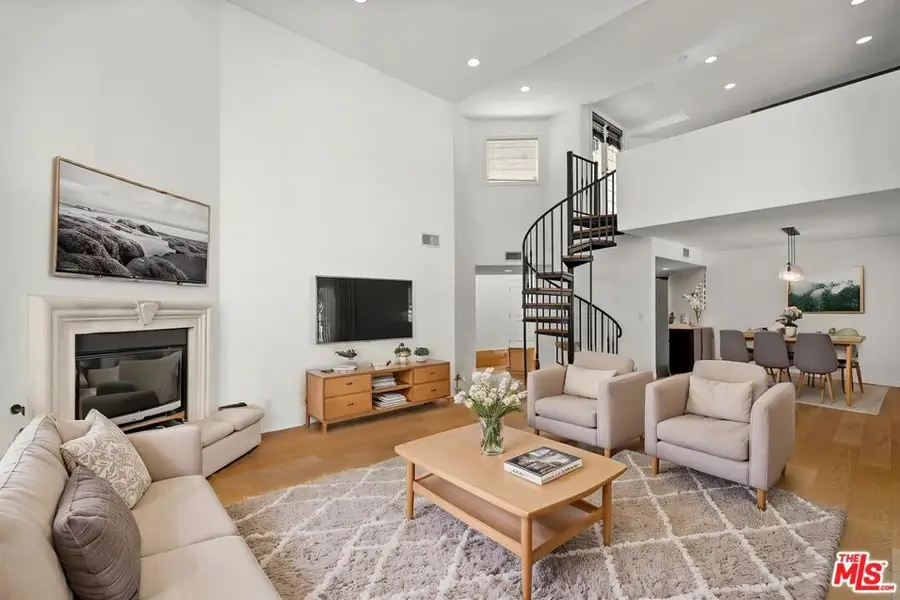 435 Arnaz Drive #304, Los Angeles, CA 90048 - Image #2