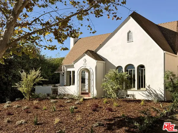 2229 Nella Vista Avenue, Los Angeles, CA 90027