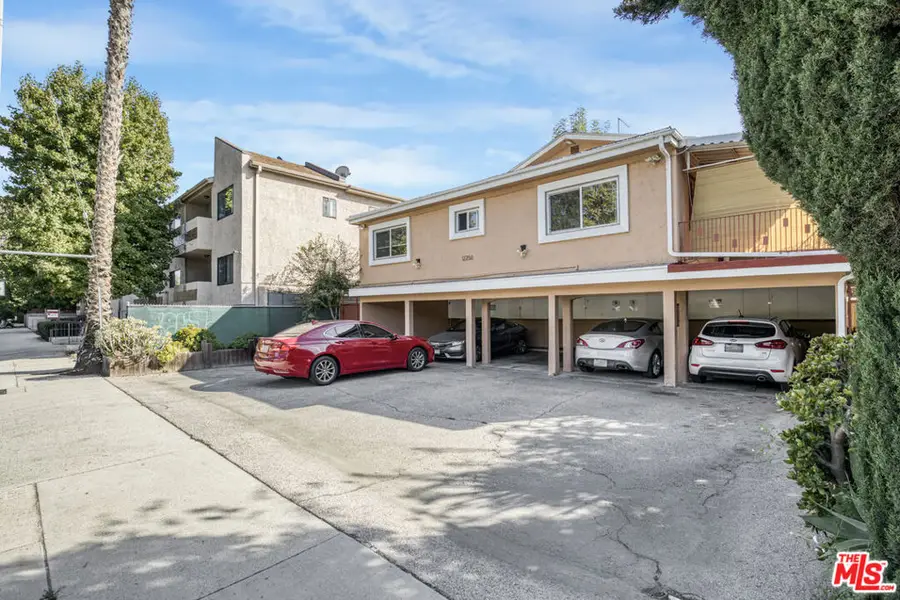 12256 Riverside Drive, Valley Village, CA 91607 - Image #3