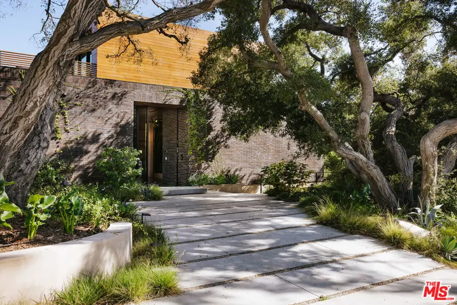 9705 Oak Pass Road, Beverly Hills, CA 90210 - Image #3