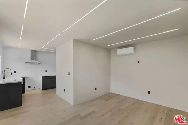 921 N Benton Way, Los Angeles, CA 90026