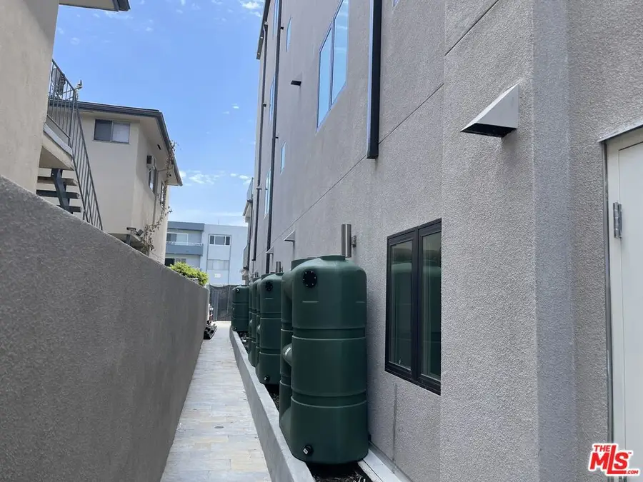 1427 S Bedford Street, Los Angeles, CA 90035 - Image #2