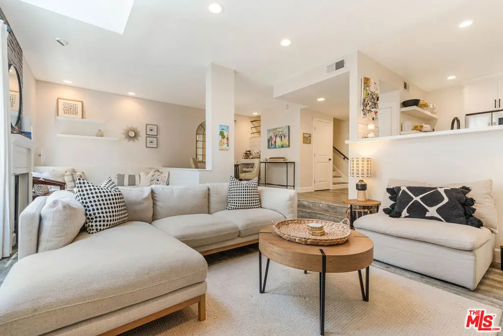 520 S Barrington Avenue #117, Los Angeles, CA 90049 - Image #1