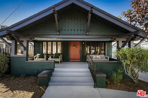 3907 Walton Avenue, Los Angeles, CA 90037