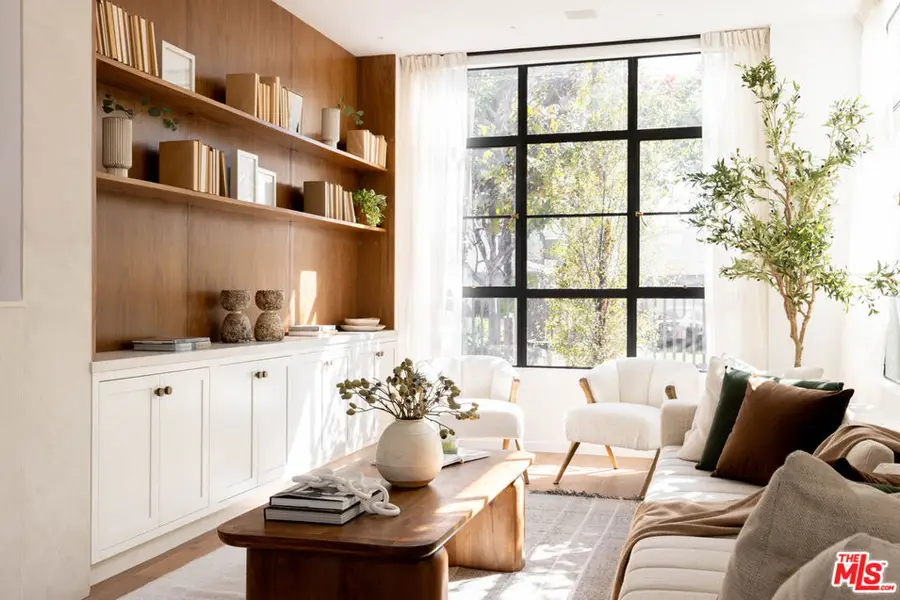 745 Sunset Avenue, Venice, CA 90291 - Image #2