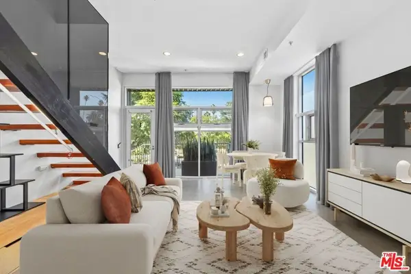 140 S Gramercy Place #1, Los Angeles, CA 90004