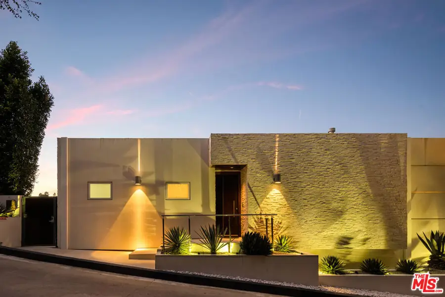 9422 Readcrest Drive, Beverly Hills, CA 90210 - Image #2