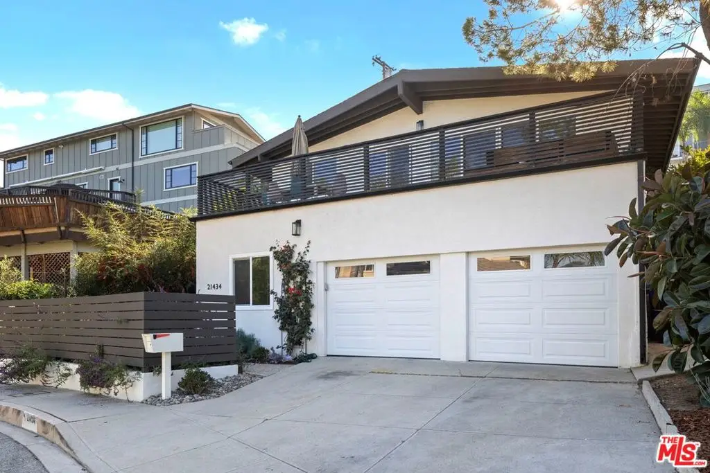 21434 Salamanca Avenue, Woodland Hills, CA 91364 - #1