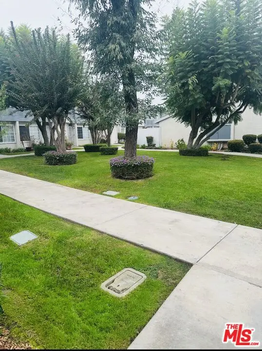 810 W Compton Boulevard #16, Compton, CA 90220