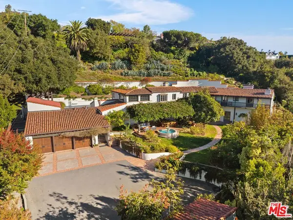 1744 Reedvale Lane, Los Angeles, CA 90049