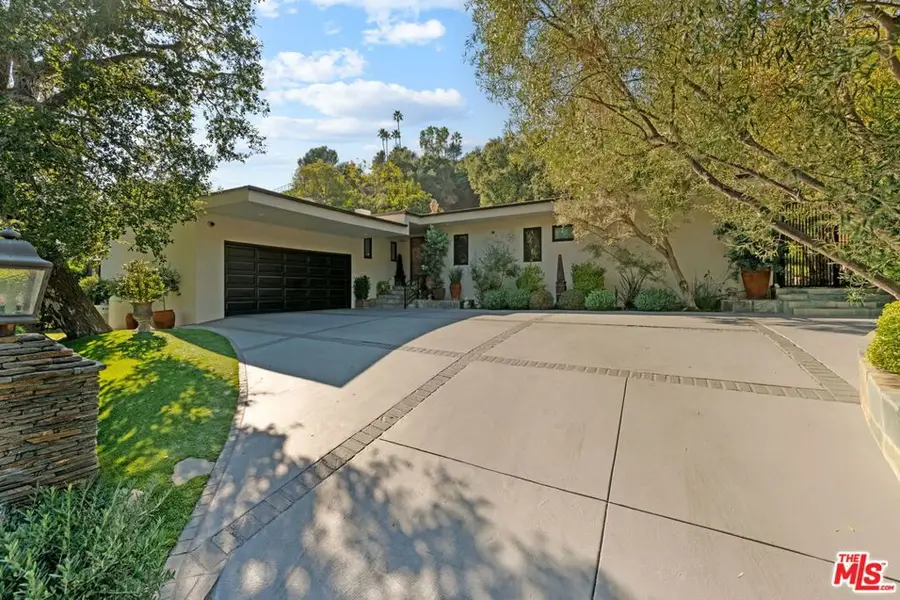 1115 N Bundy Drive, Los Angeles, CA 90049 - Image #3