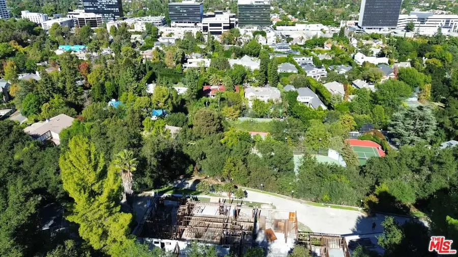 4418 Woodley Avenue, Encino, CA 91436 - Image #3