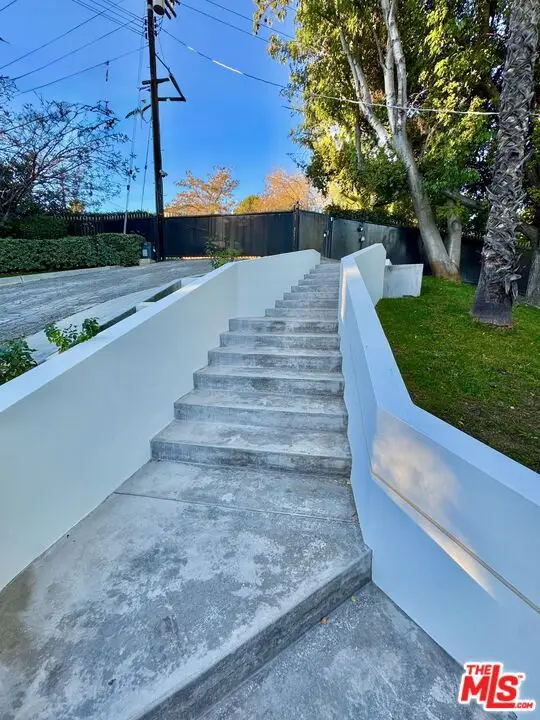 4854 Brewster Drive, Tarzana, CA 91356 - #3