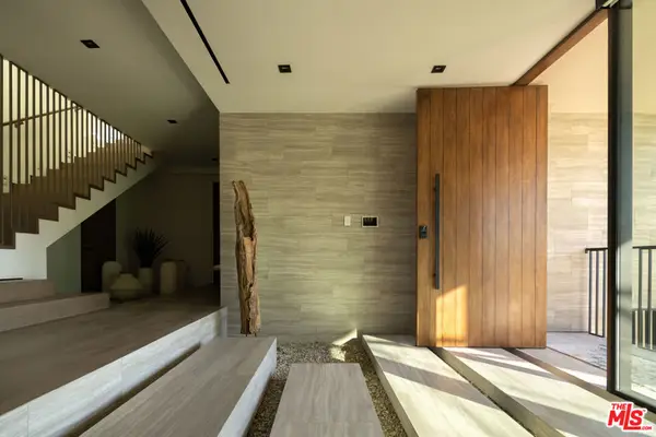 8777 W Hollywood Blvd, Los Angeles, CA 90069