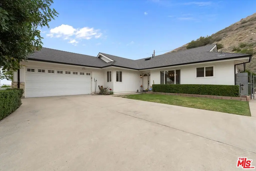 11545 Jeff Avenue, Sylmar, CA 91342 - Image #1