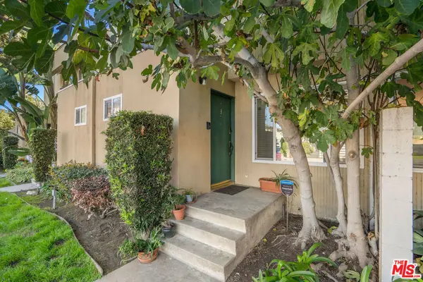 11138 Aqua Vista Street #3, Studio City, CA 91602