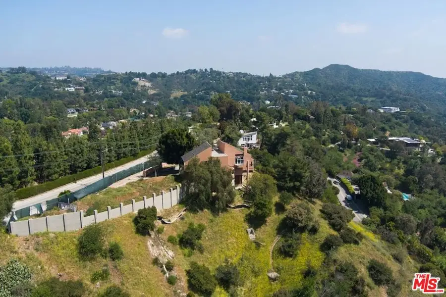 3025 Benedict Canyon Drive, Los Angeles, CA 90210 - Image #2