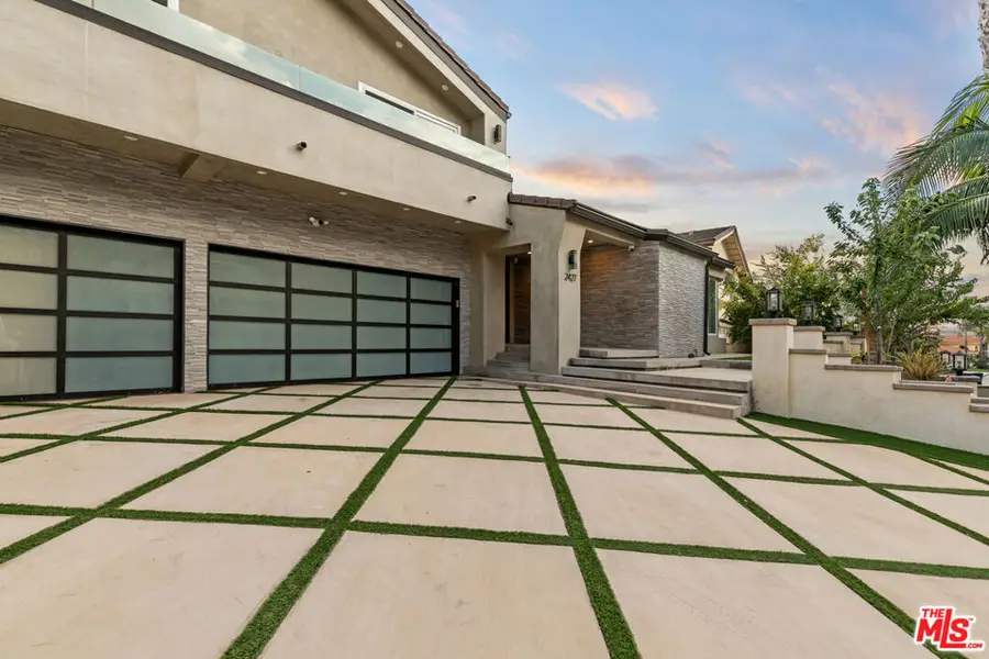 2427 Flintridge Drive, Glendale, CA 91206 - Image #3